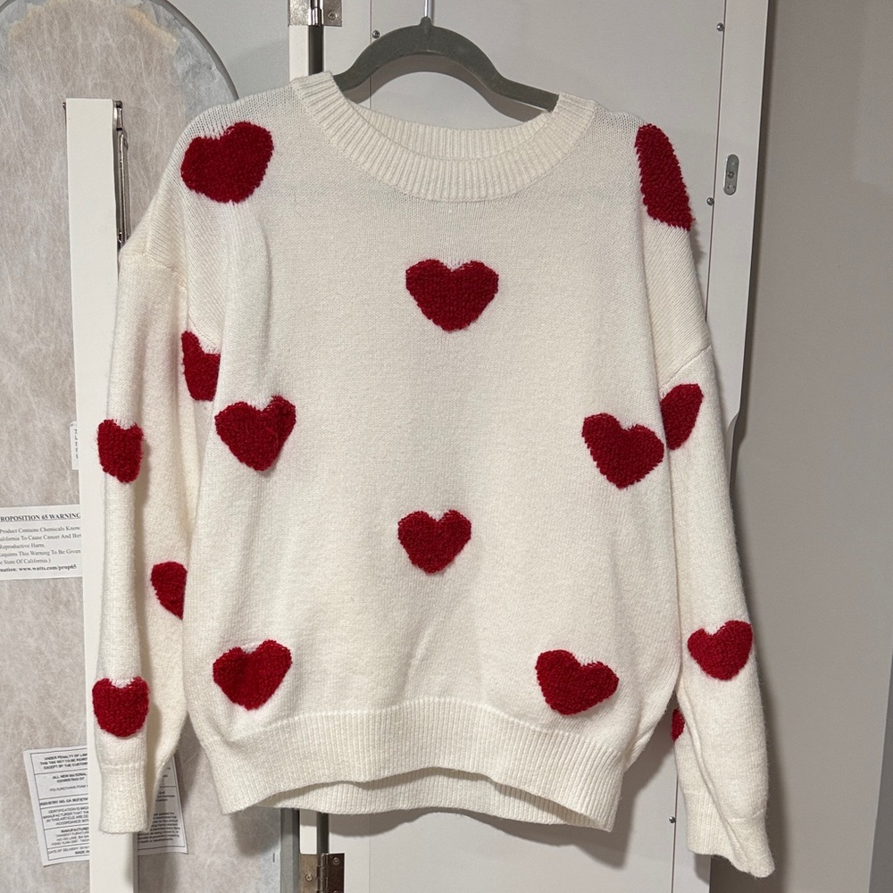 Heart Patterned Crew Neck Sweater